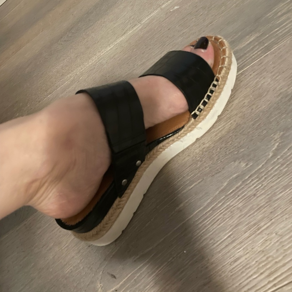 SARTO BY Franco black slip on double strap sandal | Size 6.5 US